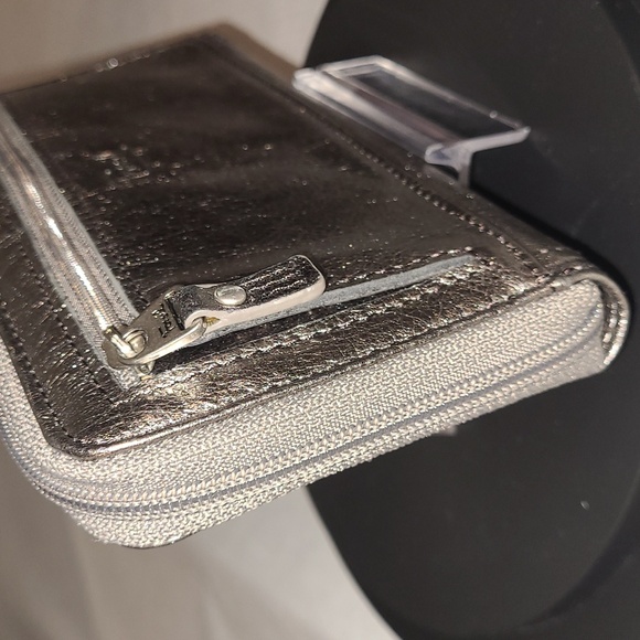 Fossil Metallic Zip Around Wallet Vintage - Picture 4 of 6